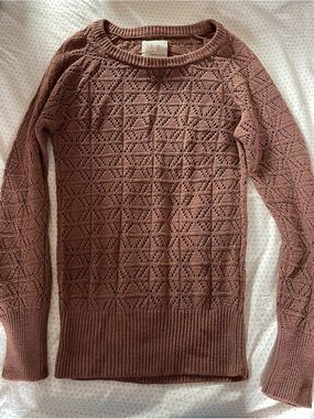 Lightweight Loose Knit Sweater - Size Medium